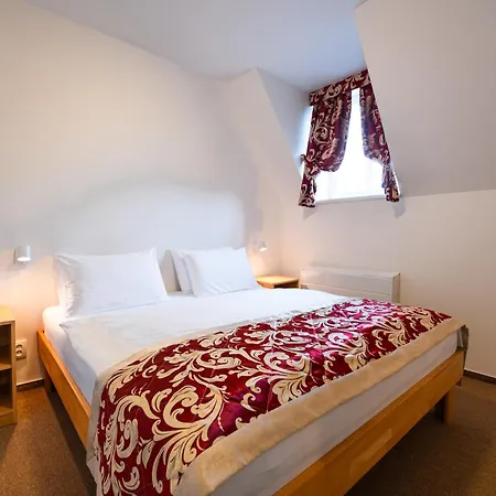 Hotel Mezni Louka Hřensko Zimmer foto